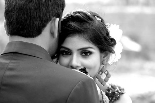Swinging Couples, Single Lady Swingers and Single men waiting to hookup in Mira Bhayandar